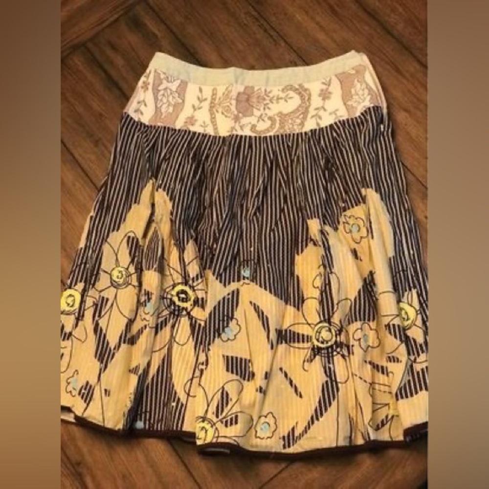 Ladies CAbi Skirt-Size 4